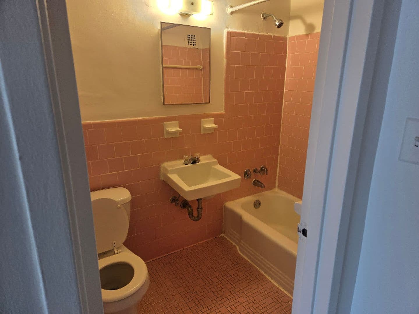Arlington Apartment: 1215 North Fort Myer Drive