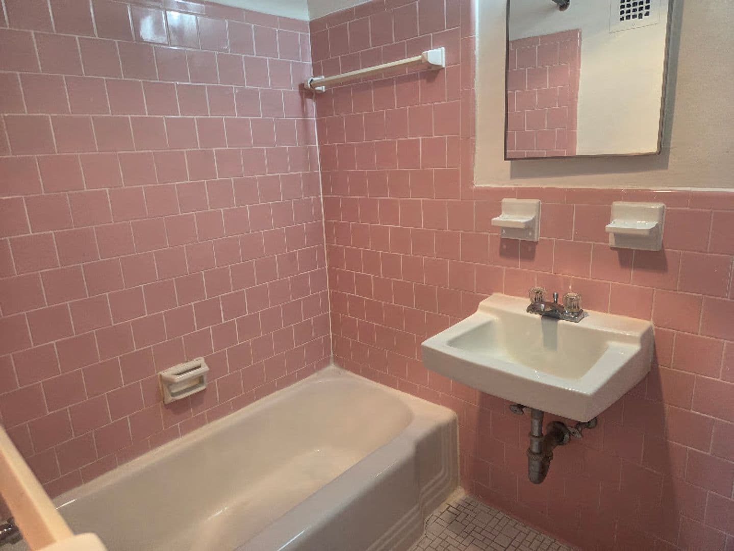 Arlington Apartment: 1215 North Fort Myer Drive