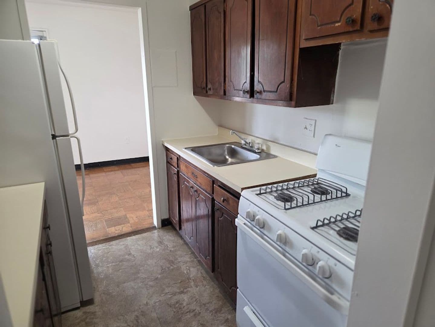 Arlington Apartment: 1530 N. 12th Street
