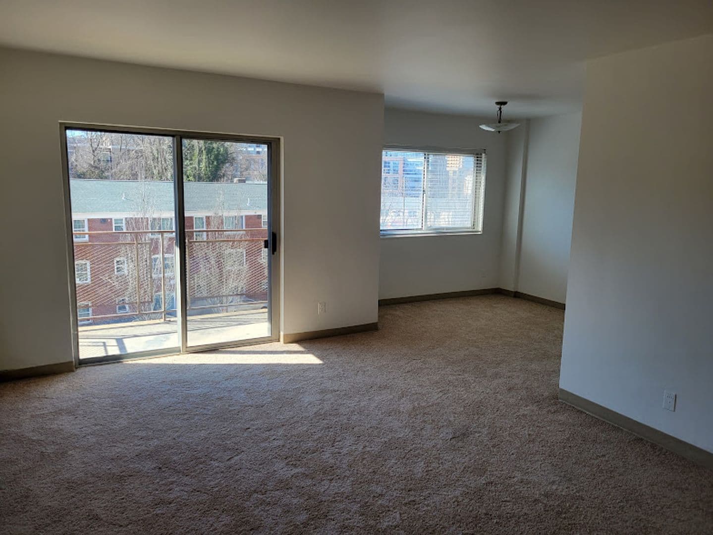 Arlington Apartment: 1220 North Pierce Street