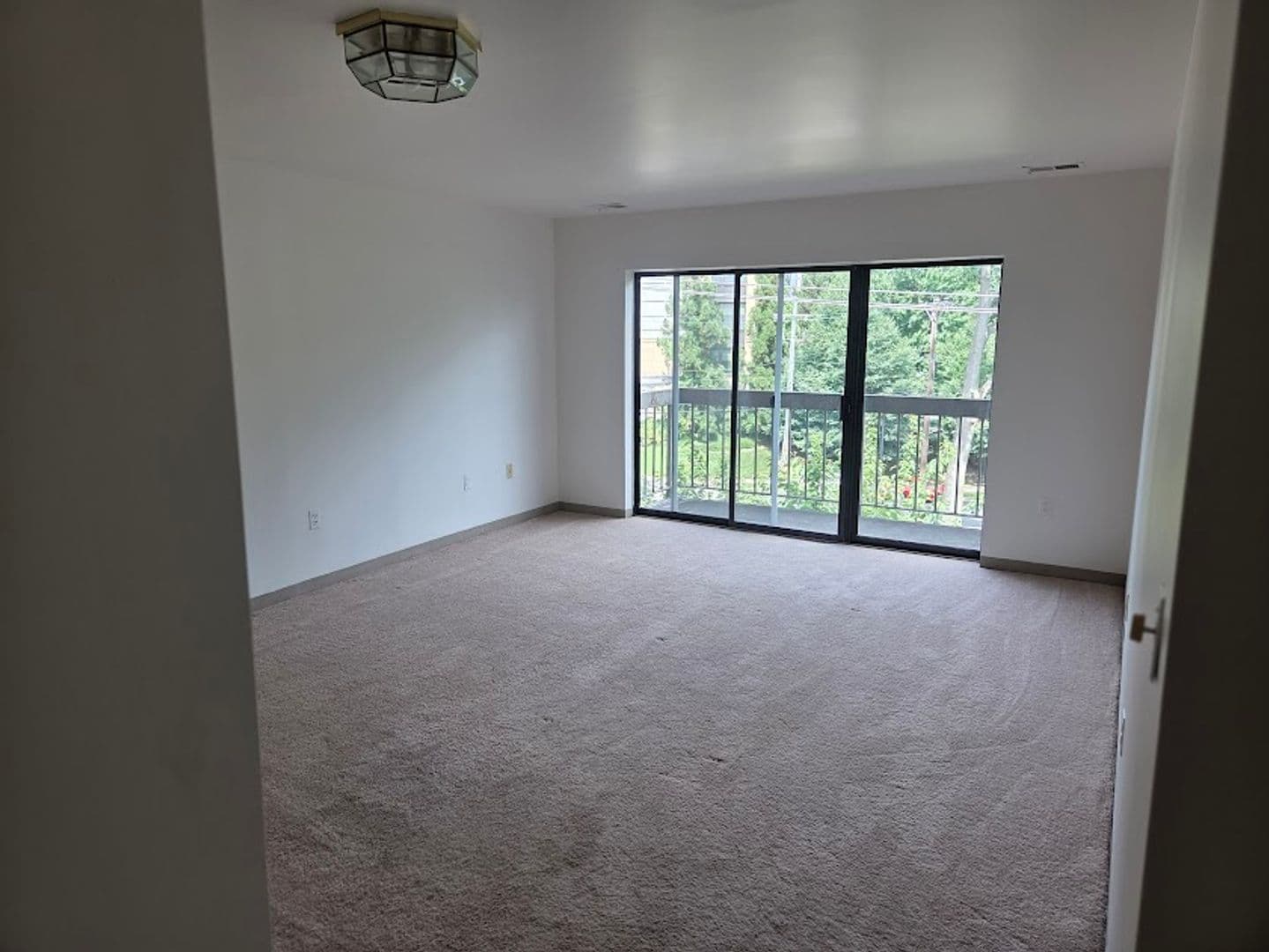 Arlington Apartment: 1209 N. Fort Myer Drive