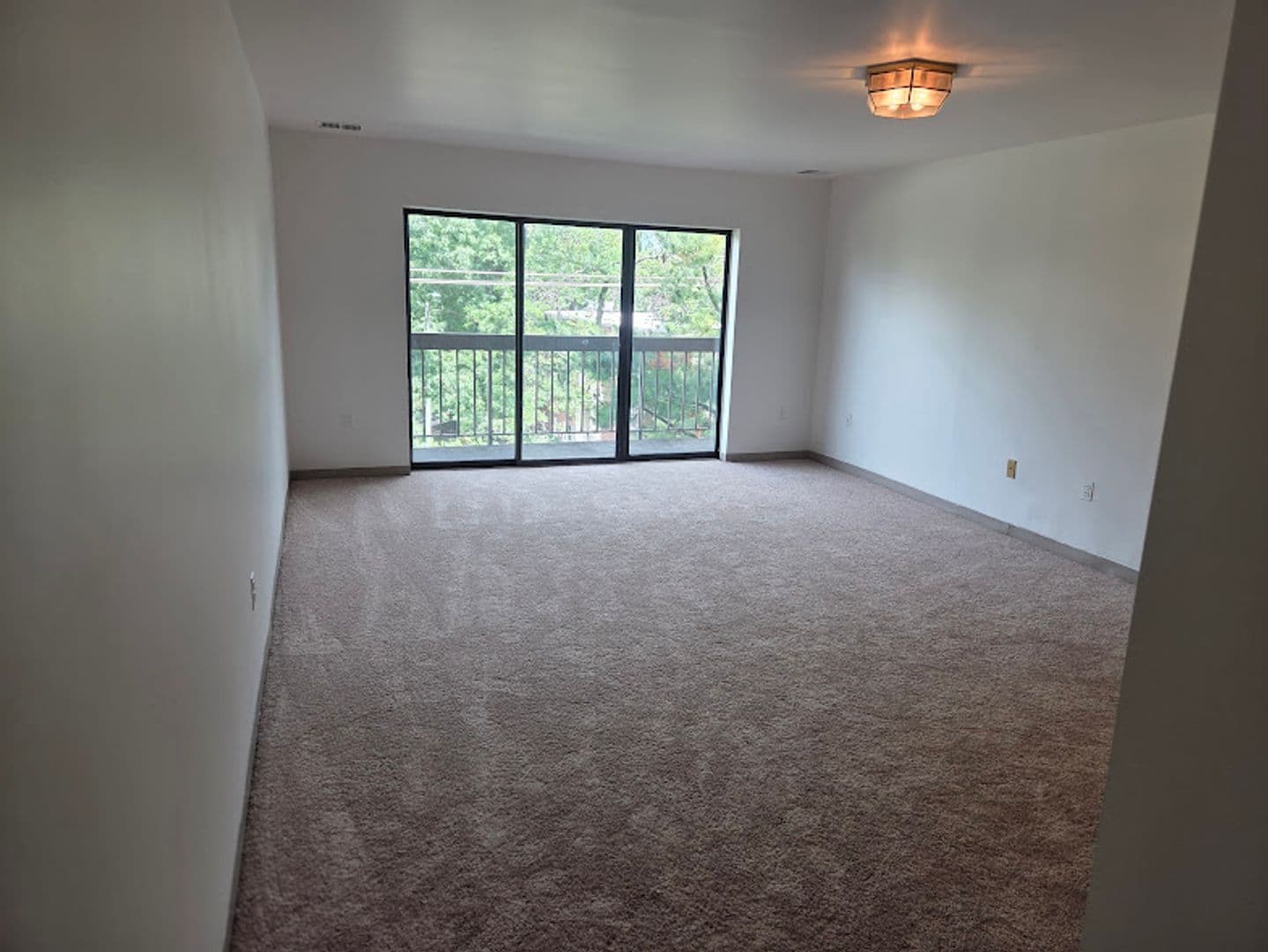 Arlington Apartment: 1209 N. Fort Myer Drive