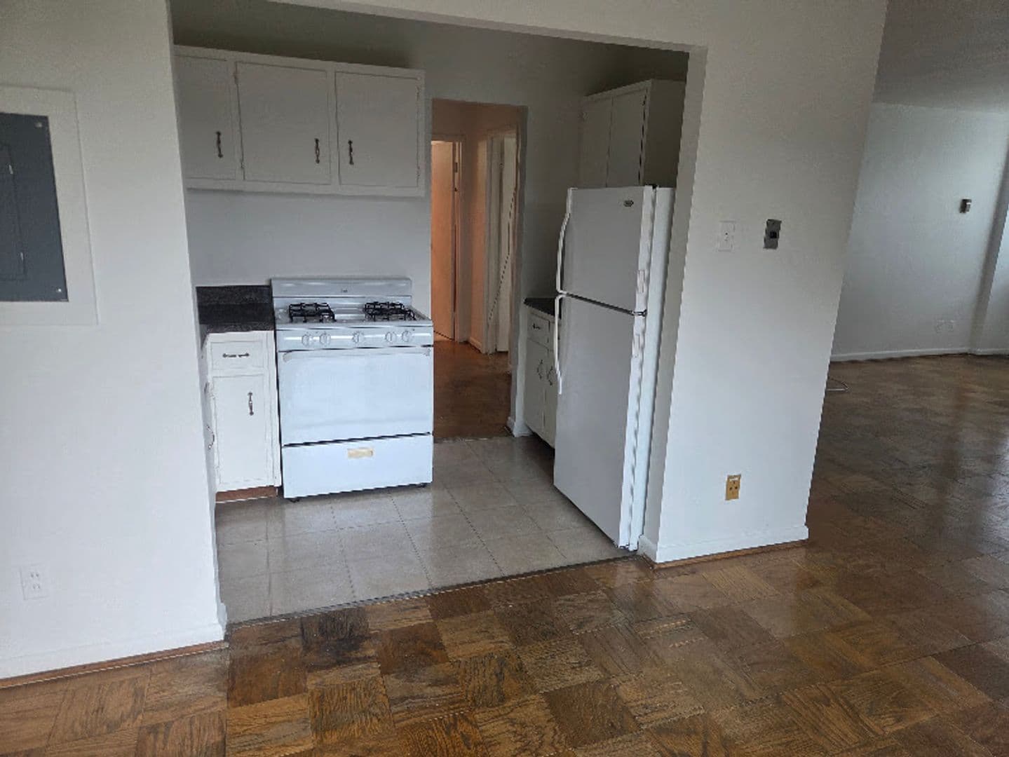 Arlington Apartment: 1215 North Fort Myer Drive