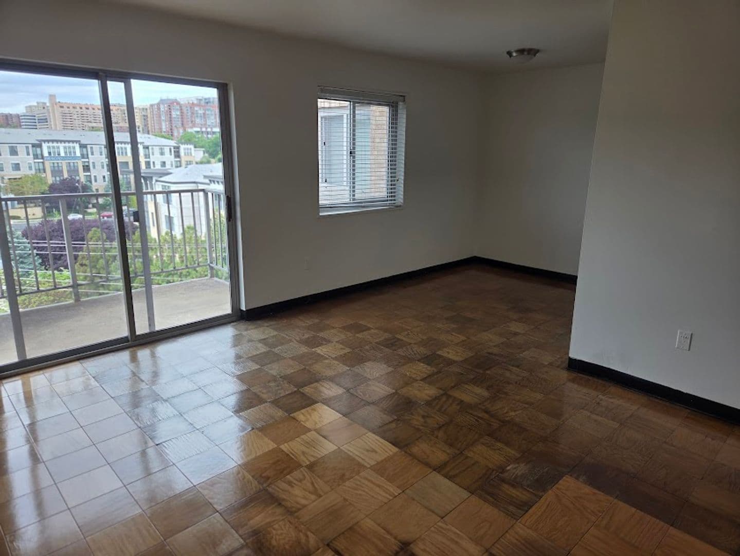Arlington Apartment: 1530 N. 12th Street