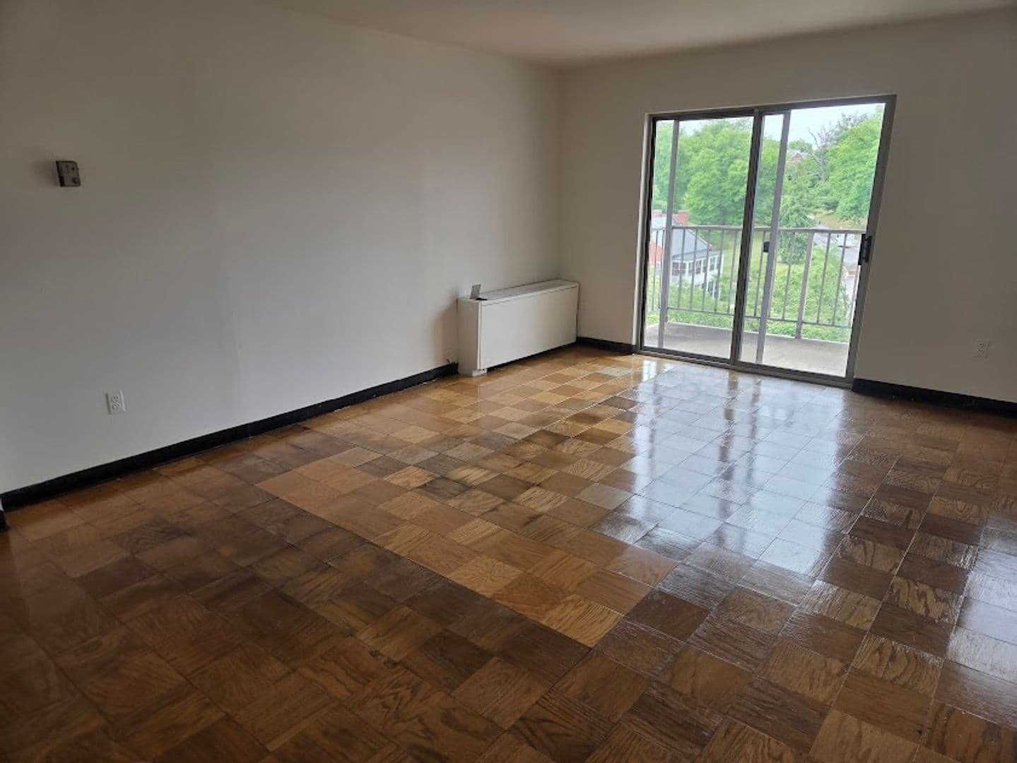 Arlington Apartment: 1530 N. 12th Street