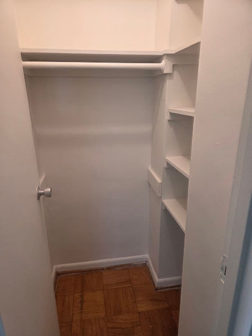 Arlington Apartment: 1215 North Fort Myer Drive