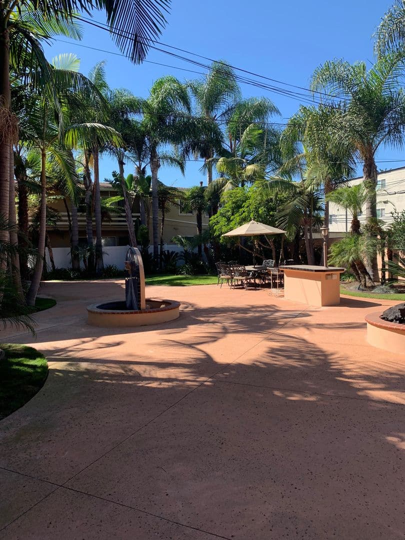 LONG BEACH Apartment: 1127-1141 E 1st ST