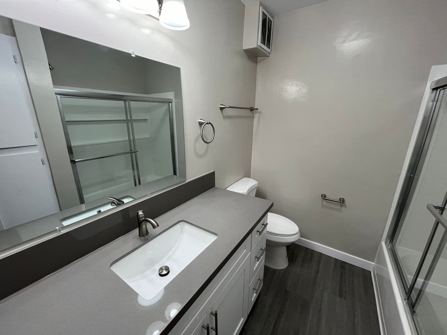 SEAL BEACH Apartment: 350 MARINA DR