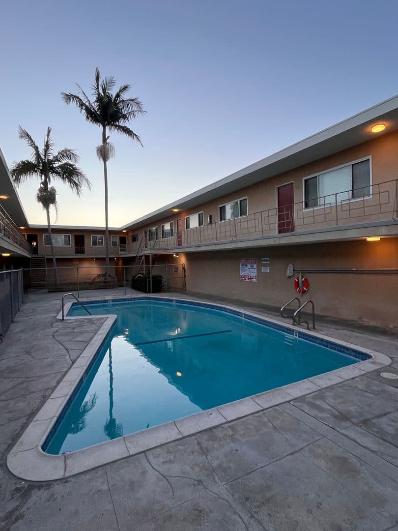 GARDENA Apartment: 14517 S VERMONT AVE
