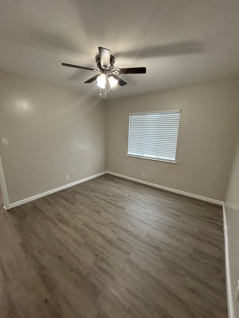 LONG BEACH Apartment: 131 BONITO AVE