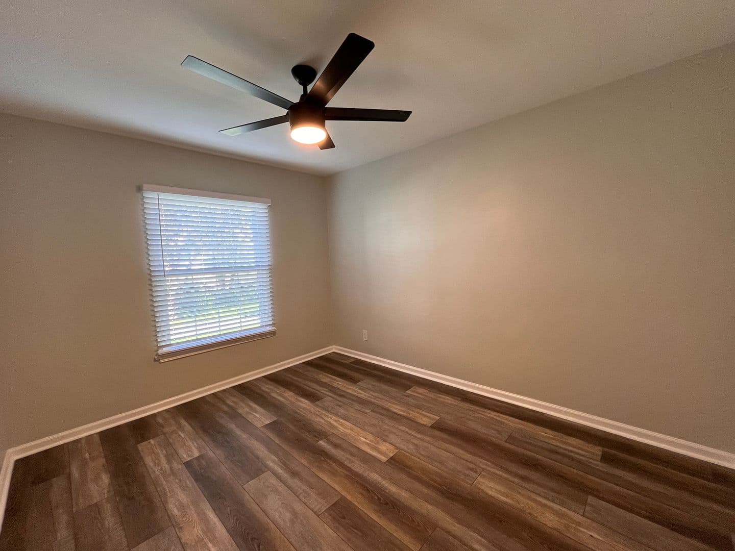 LONG BEACH Apartment: 1049 E CARSON ST