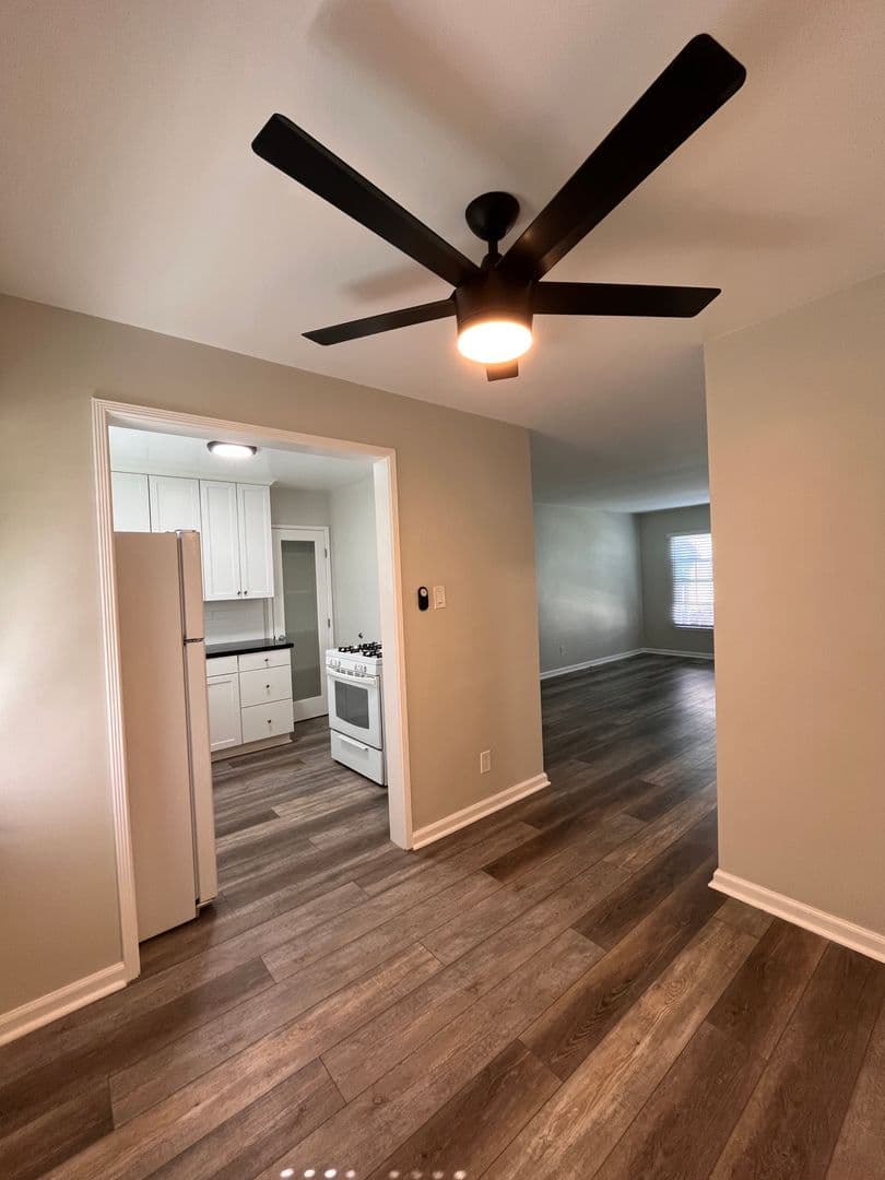 LONG BEACH Apartment: 1049 E CARSON ST