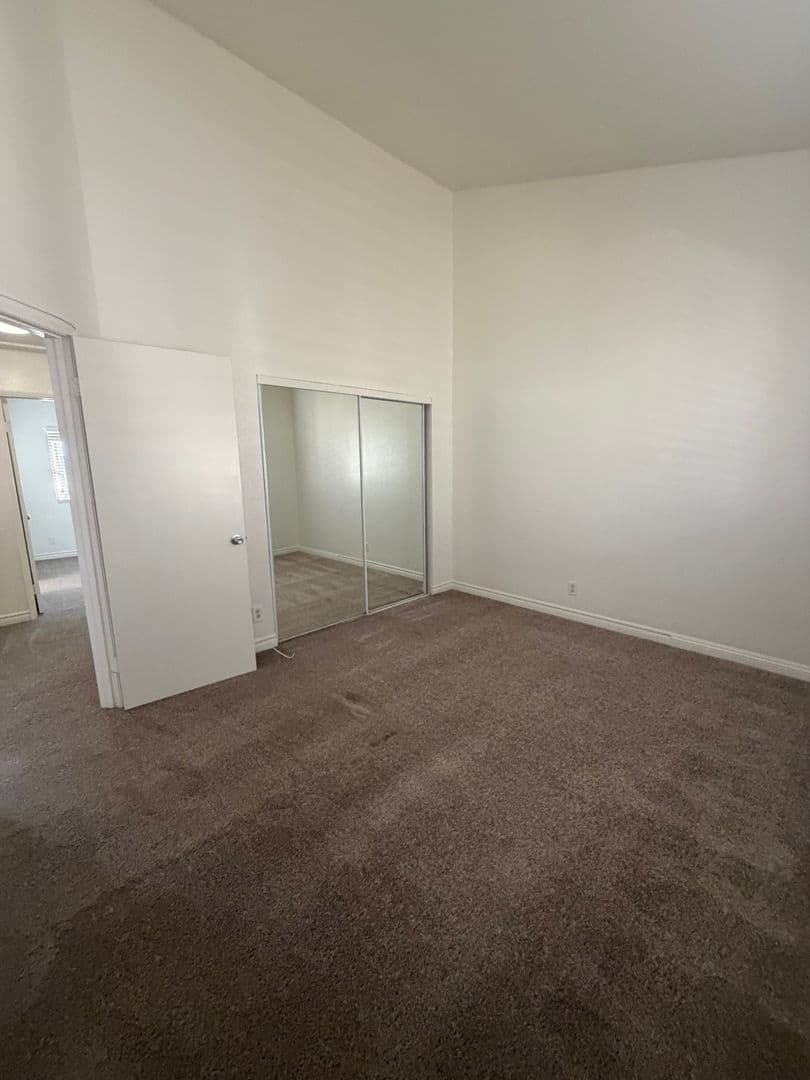 LONG BEACH Apartment: 758 ROSE AVENUE