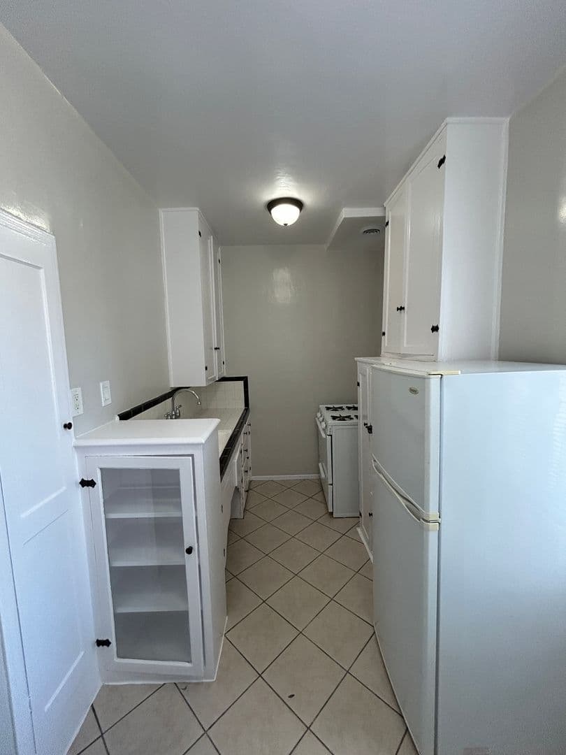 LONG BEACH Apartment: 328 ELM AVE