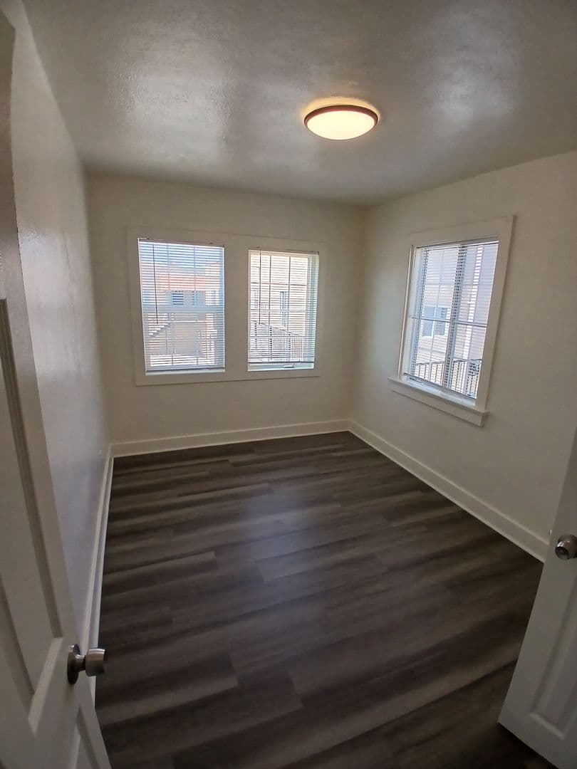 LONG BEACH Apartment: 1915 PACIFIC AVE