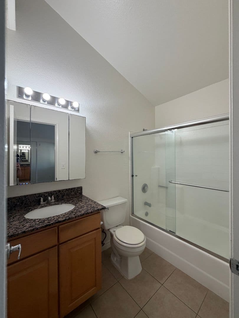 LONG BEACH Apartment: 758 ROSE AVENUE