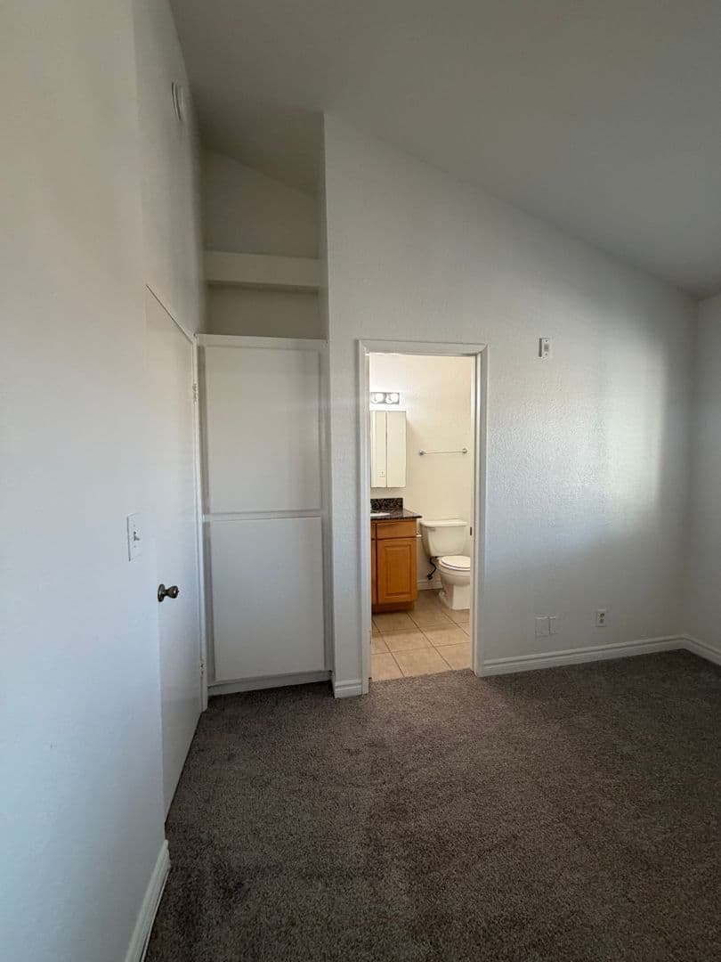LONG BEACH Apartment: 758 ROSE AVENUE