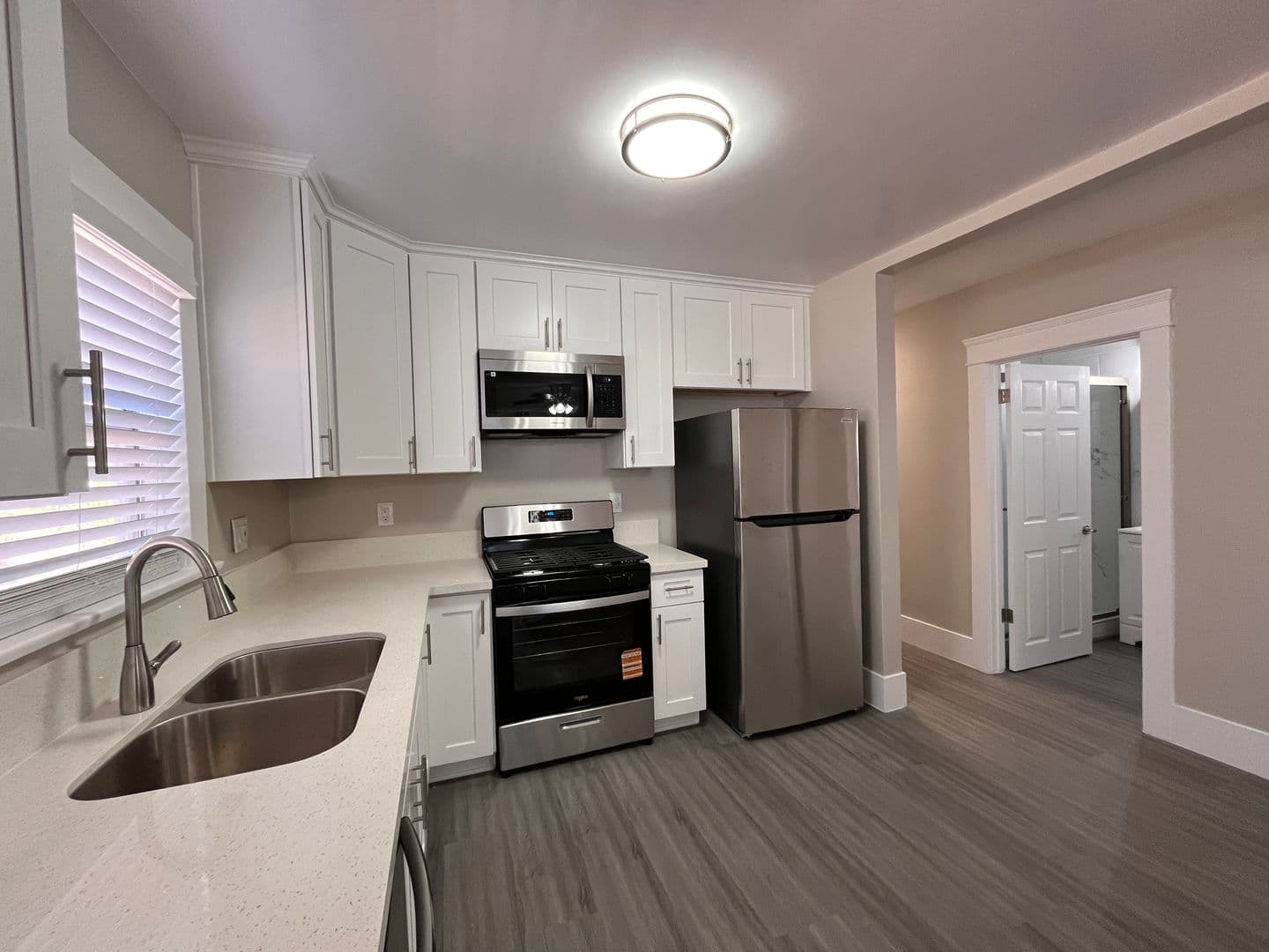 LONG BEACH Apartment: 1127-1141 E 1st ST
