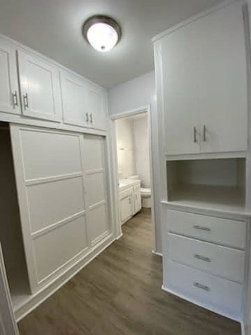 LONG BEACH Apartment: 131 BONITO AVE