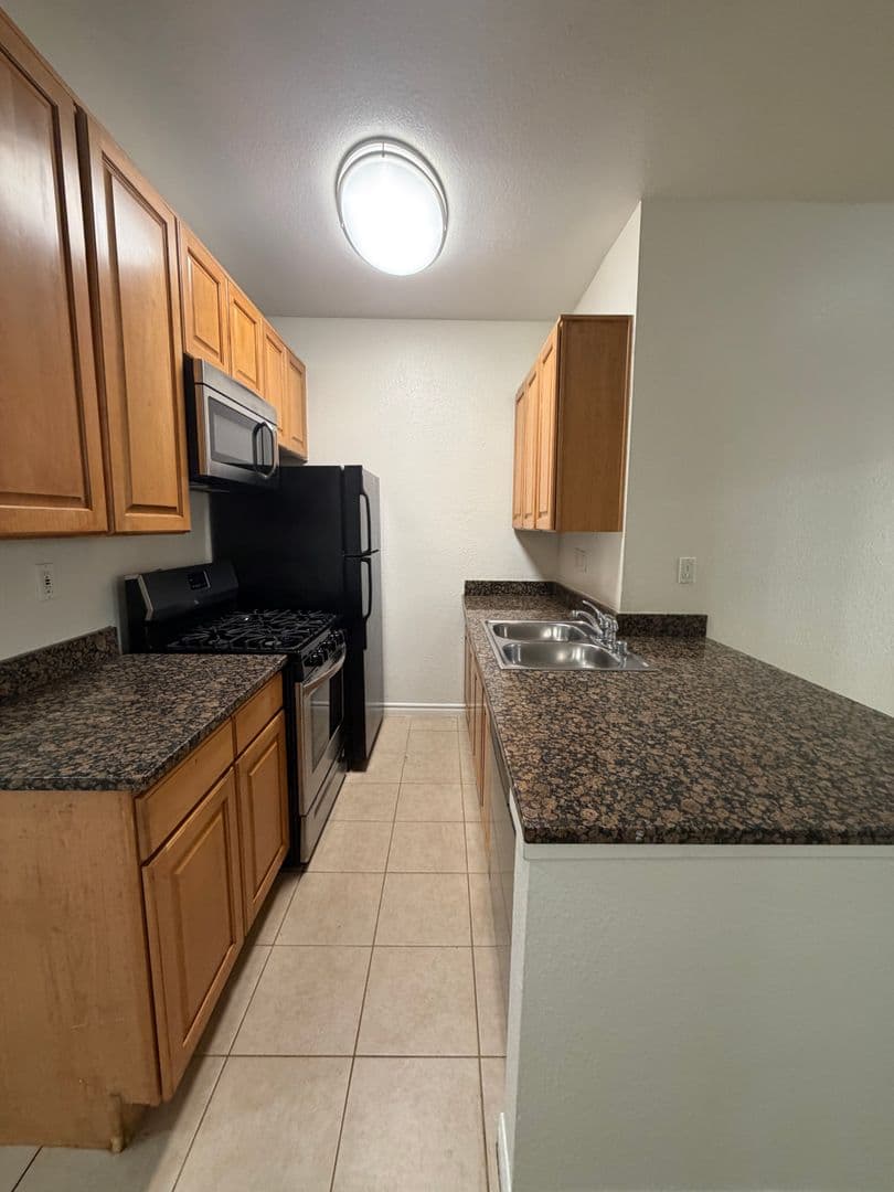 LONG BEACH Apartment: 758 ROSE AVENUE