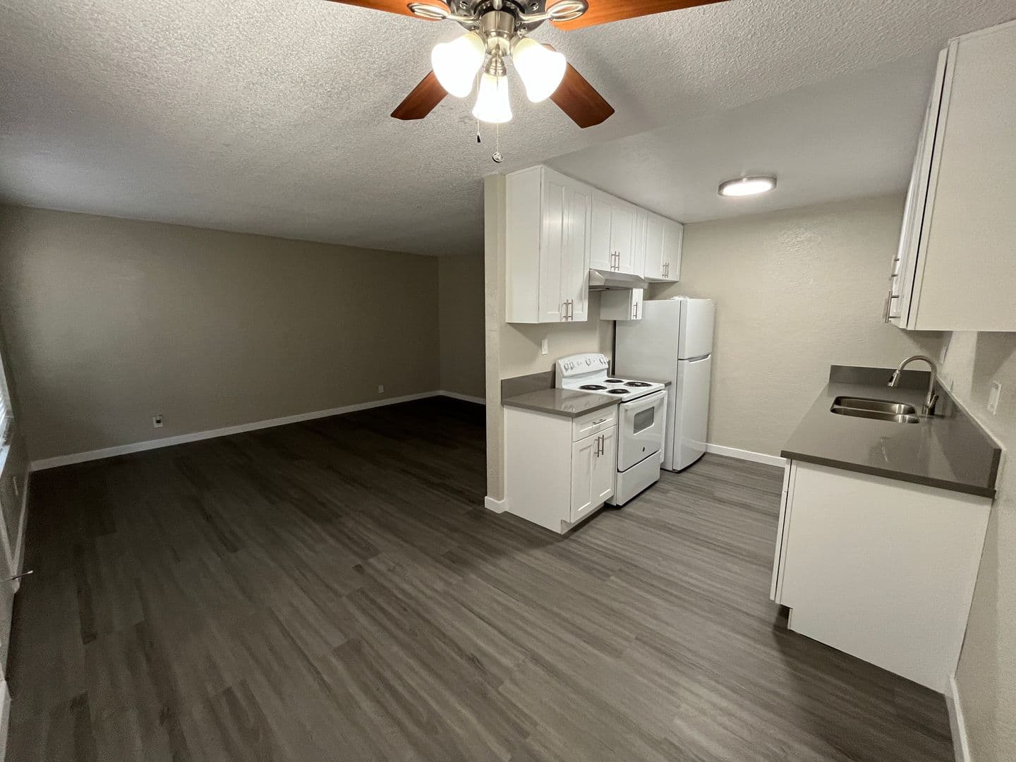 SEAL BEACH Apartment: 350 MARINA DR