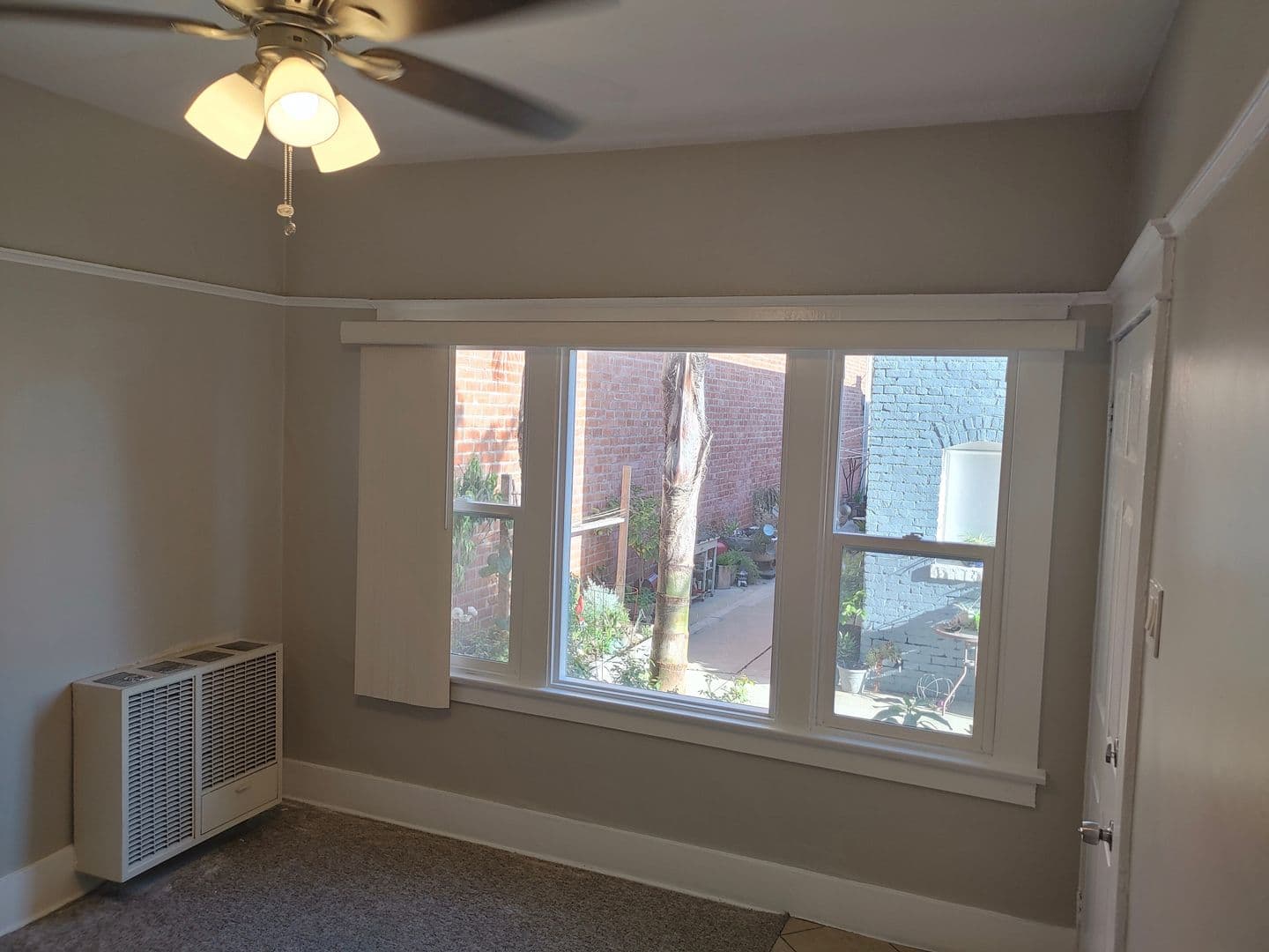 LONG BEACH Apartment: 135 W 5th ST