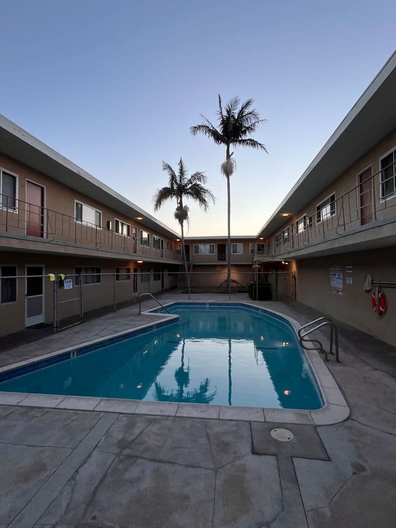 GARDENA Apartment: 14517 S VERMONT AVE