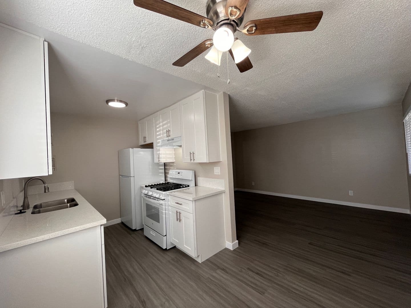 LONG BEACH Apartment: 1550-1604 HENDERSON AVE