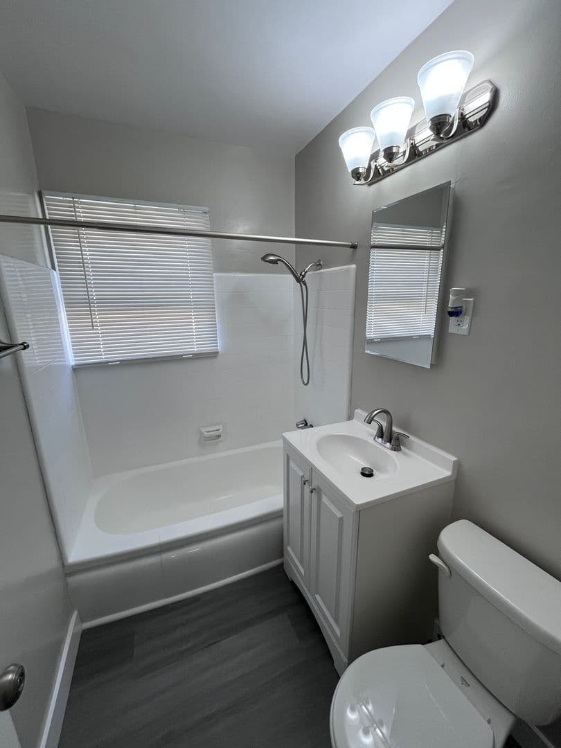 LONG BEACH Apartment: 3500-3504 E 1ST ST