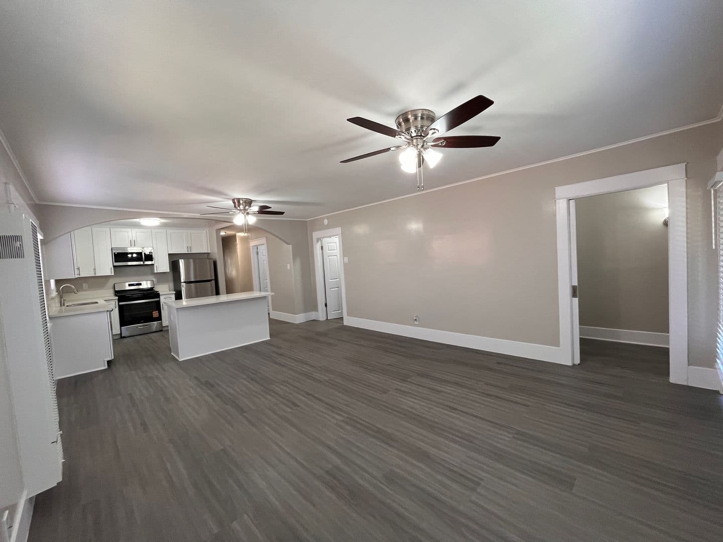 LONG BEACH Apartment: 1127-1141 E 1st ST