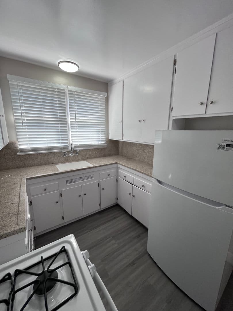 LONG BEACH Apartment: 3500-3504 E 1ST ST