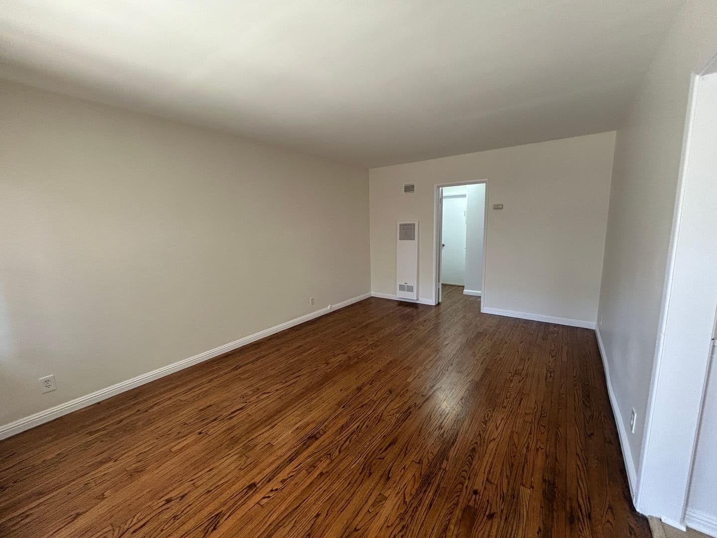 LONG BEACH Apartment: 131 BONITO AVE