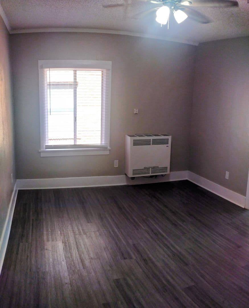 Long Beach Apartment: 632-638 W 8th St.