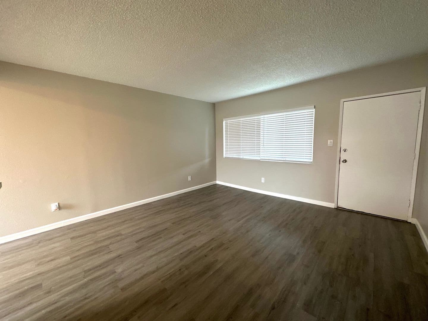GARDENA Apartment: 14517 S VERMONT AVE