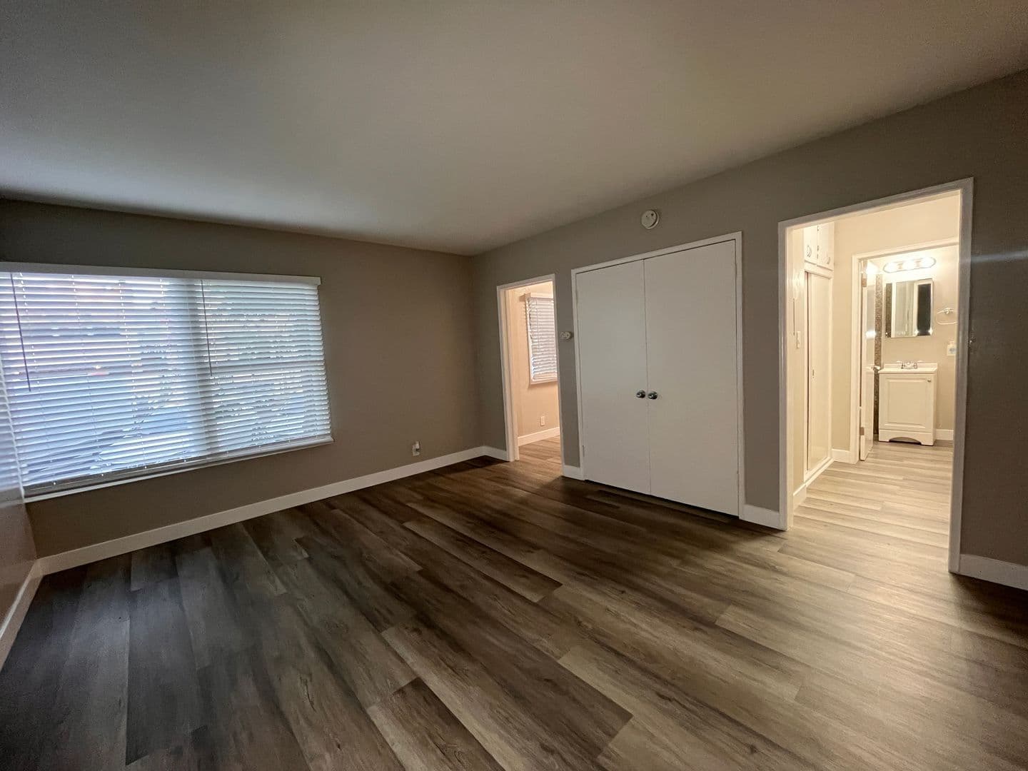 LONG BEACH Apartment: 1435 E OCEAN BLVD