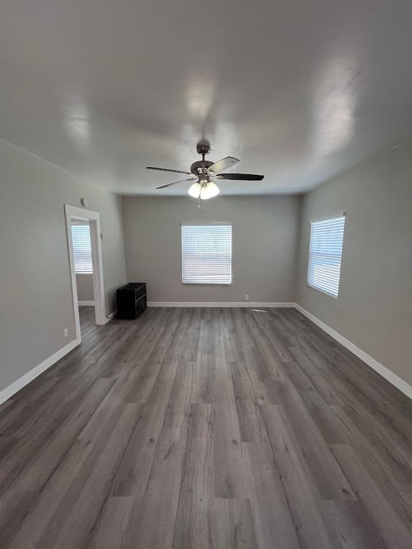 LONG BEACH Apartment: 1093 GLADYS/2830 11th ST