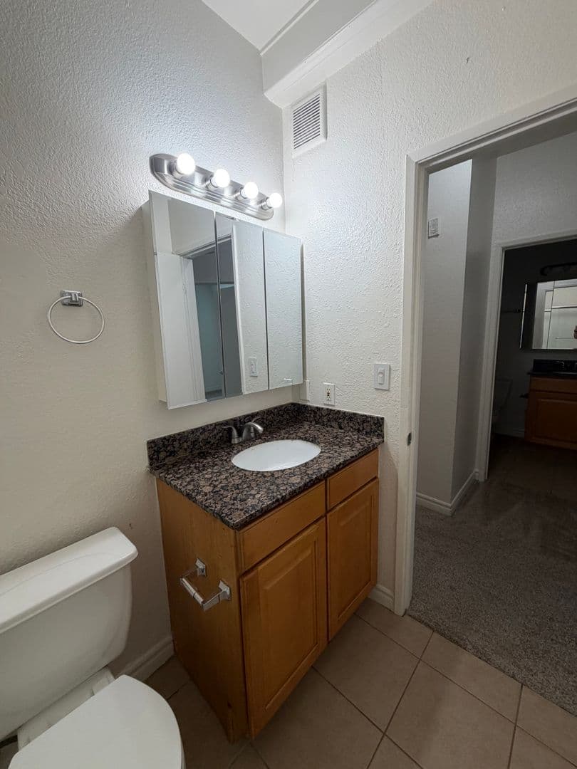 LONG BEACH Apartment: 758 ROSE AVENUE