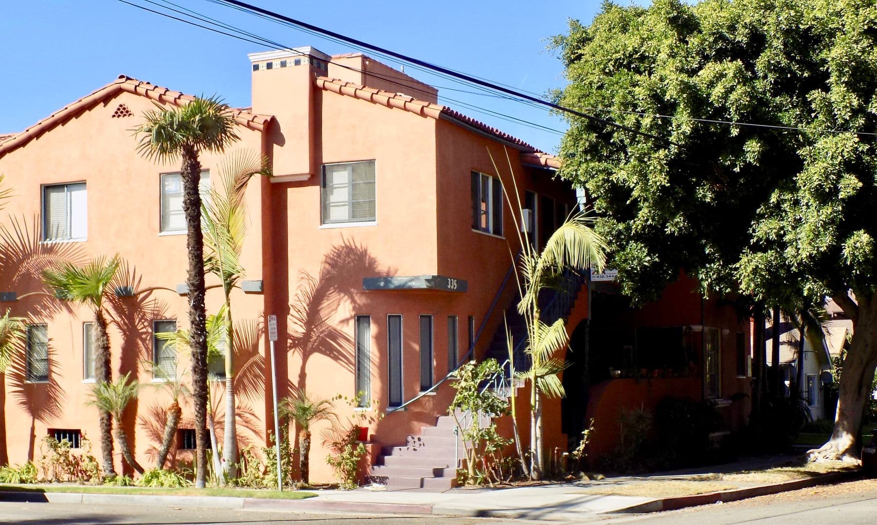 LONG BEACH Apartment: 335 JUNIPERO/2215 BERMUDA