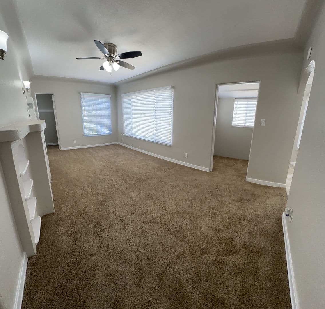 Long Beach Apartment: 2520 Cedar Ave