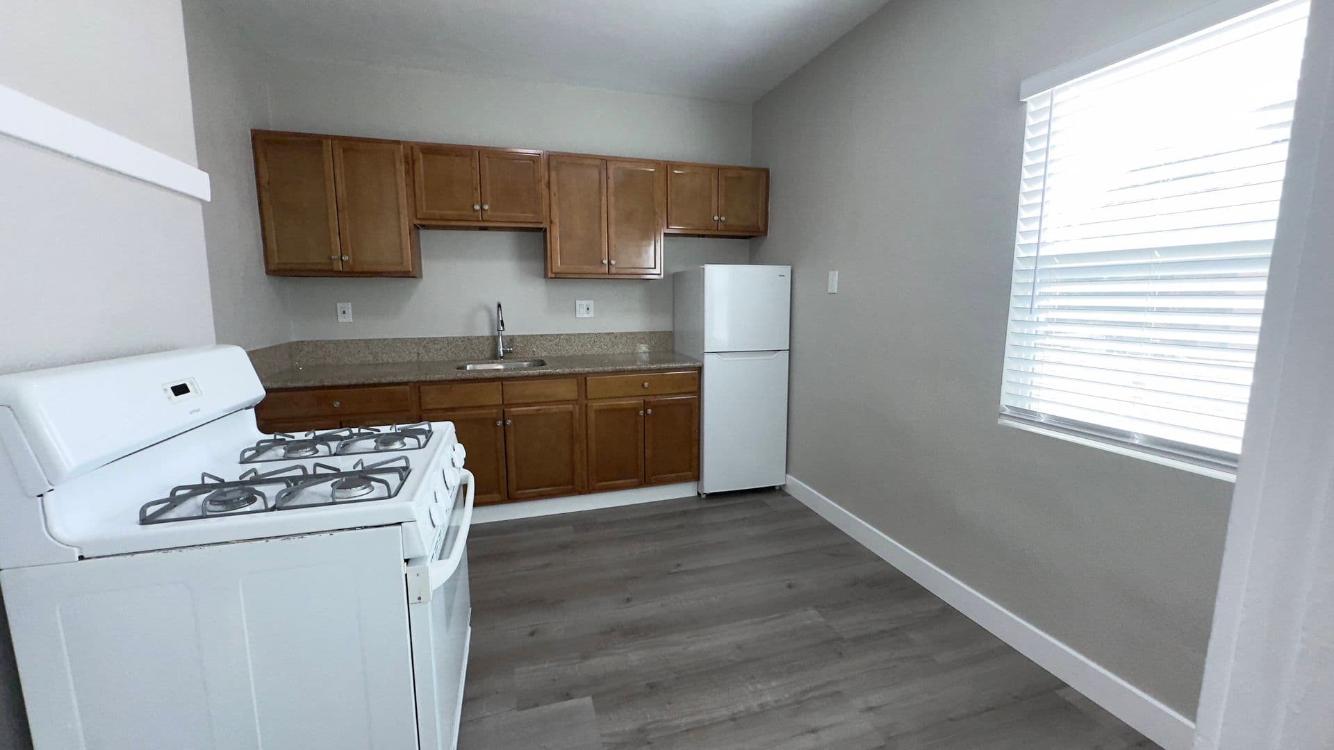 LONG BEACH Apartment: 1093 GLADYS/2830 11th ST