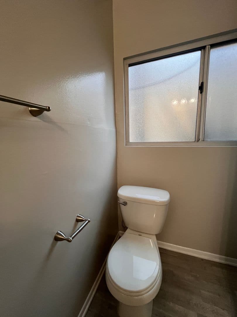 LONG BEACH Apartment: 1904-1912 E. BERMUDA ST