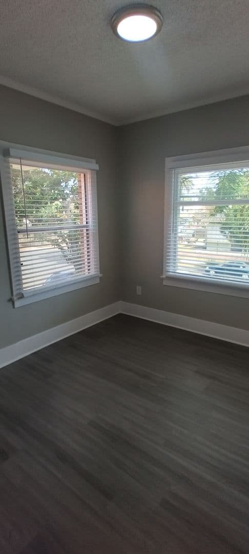 Long Beach Apartment: 632-638 W 8th St.