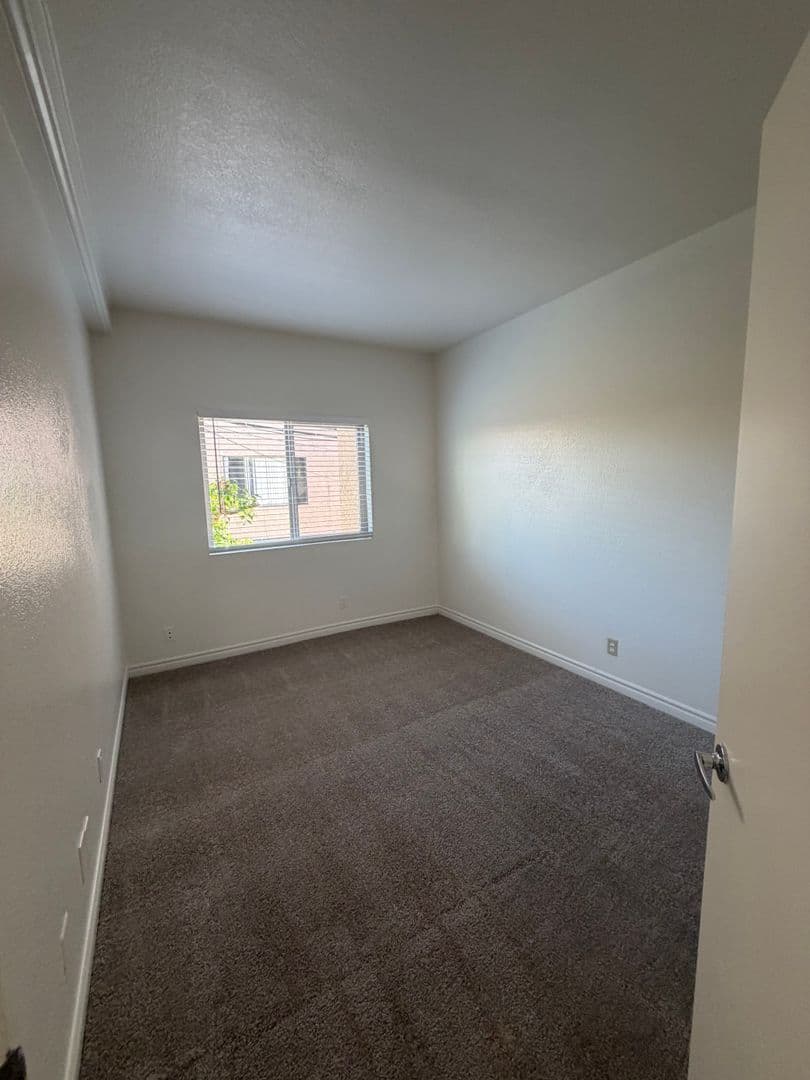LONG BEACH Apartment: 758 ROSE AVENUE