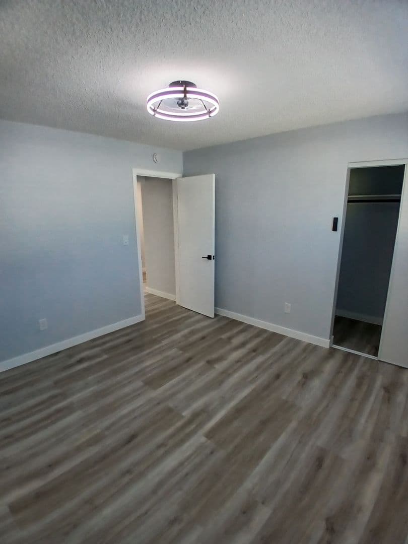 LONG BEACH Apartment: 219-227 E 49th ST