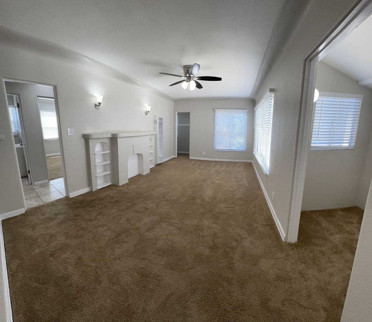 Long Beach Apartment: 2520 Cedar Ave