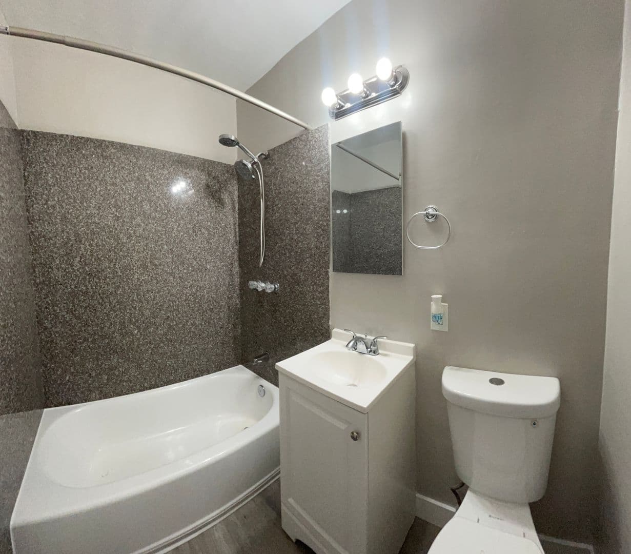 LONG BEACH Apartment: 1435 E OCEAN BLVD