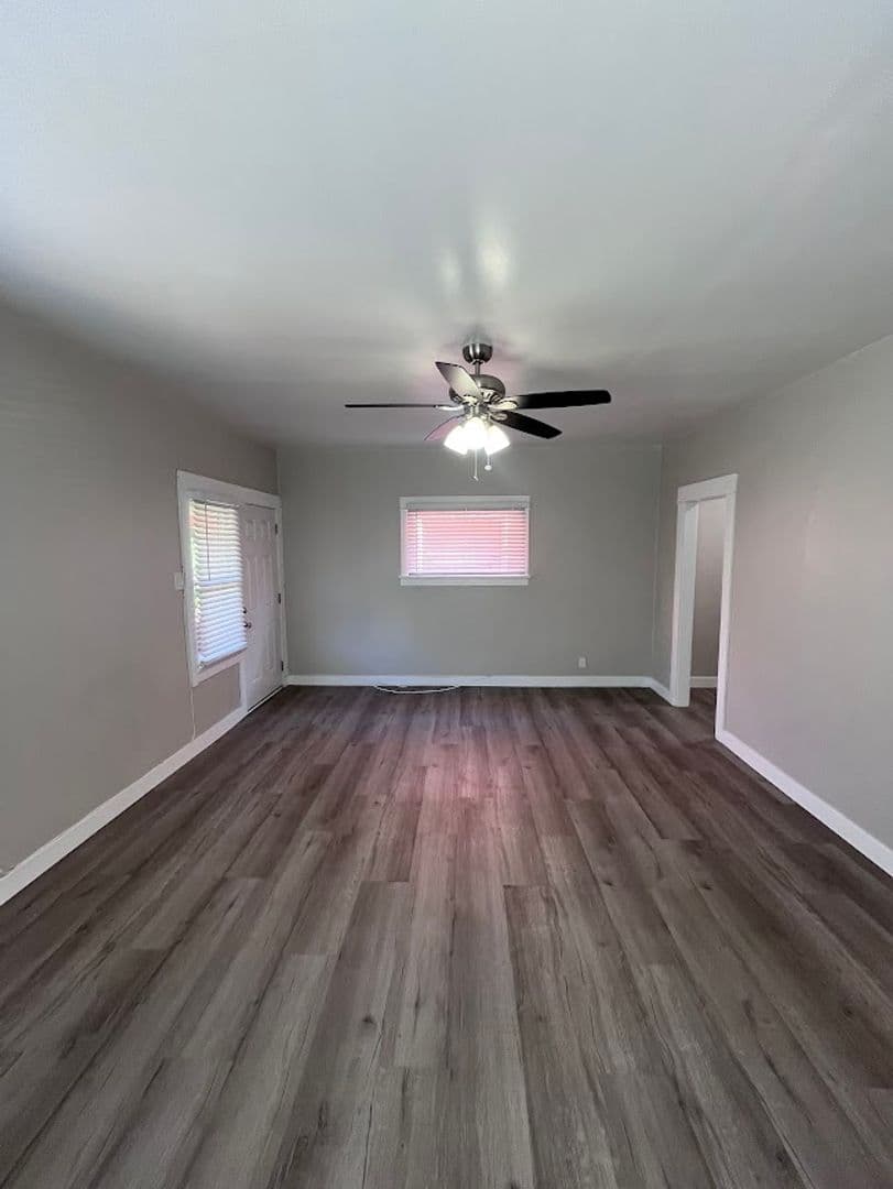 LONG BEACH Apartment: 1093 GLADYS/2830 11th ST