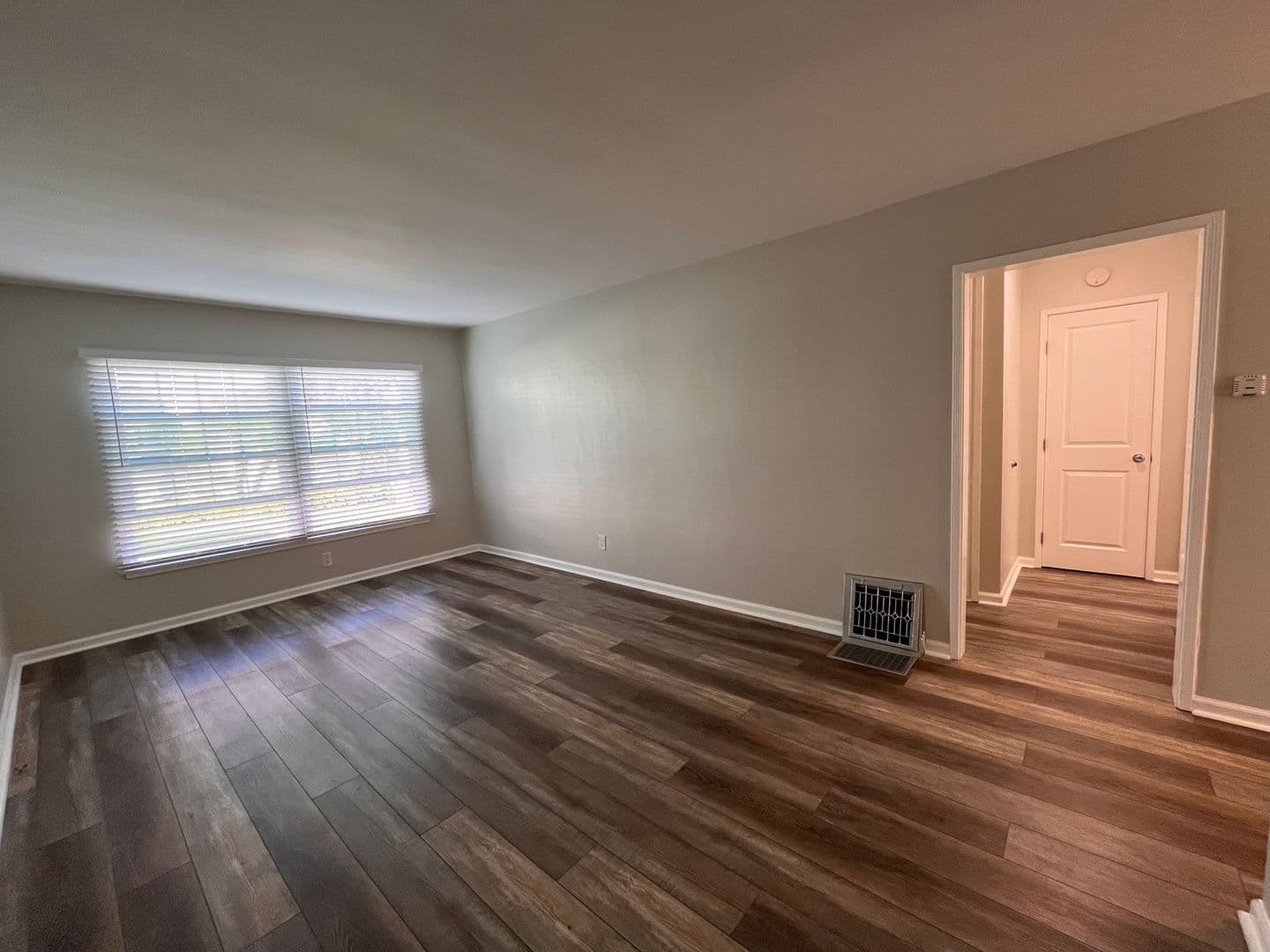 LONG BEACH Apartment: 1049 E CARSON ST