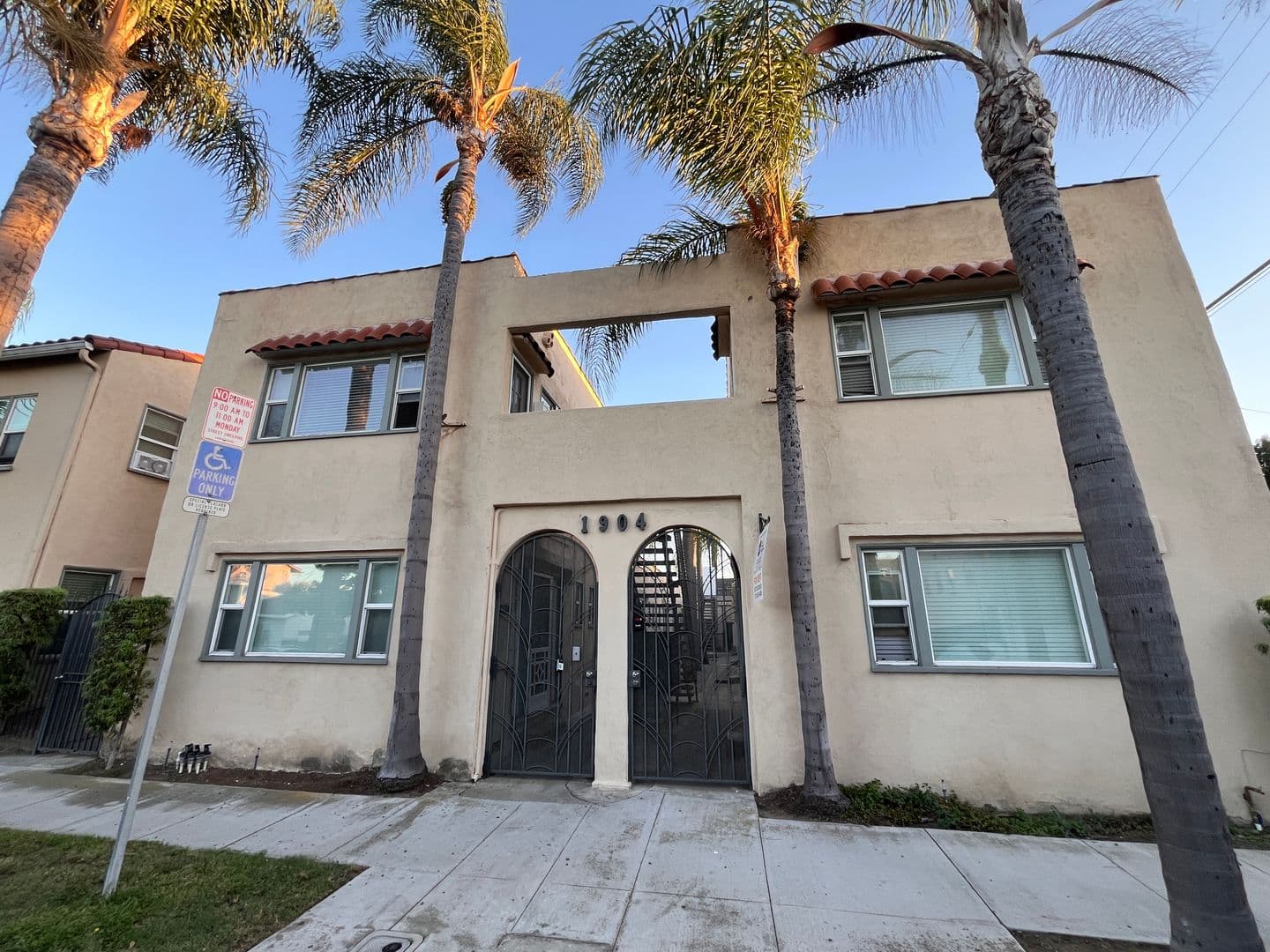 LONG BEACH Apartment: 1904-1912 E. BERMUDA ST