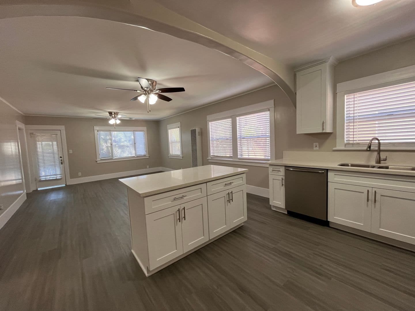 LONG BEACH Apartment: 1127-1141 E 1st ST